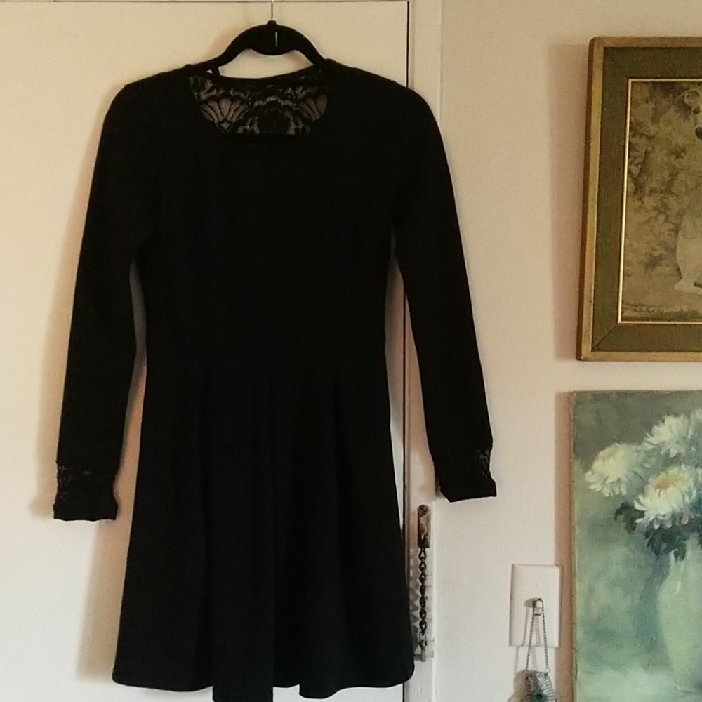 Black fit and flare sz s